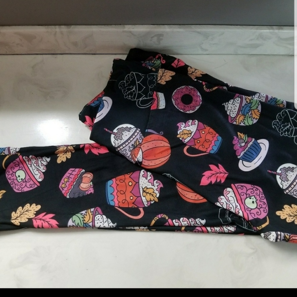 Pumpkin spice leggings great for Fall and Thanksgi